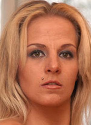 Stefanie Van Eckten
