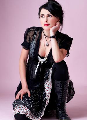 Sharon Den Adel
