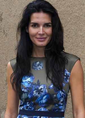 Angie Harmon