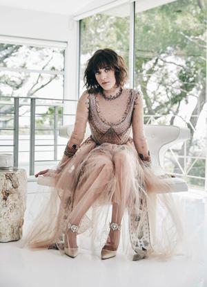 Lizzy Caplan